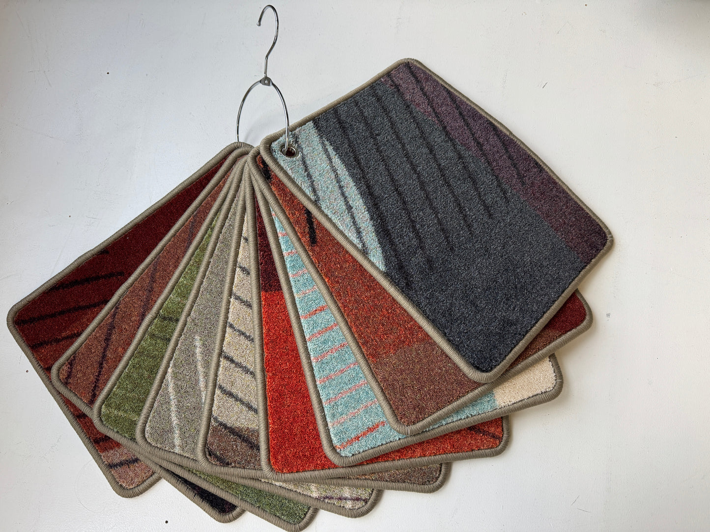 Sample book | Rugs | Round + about